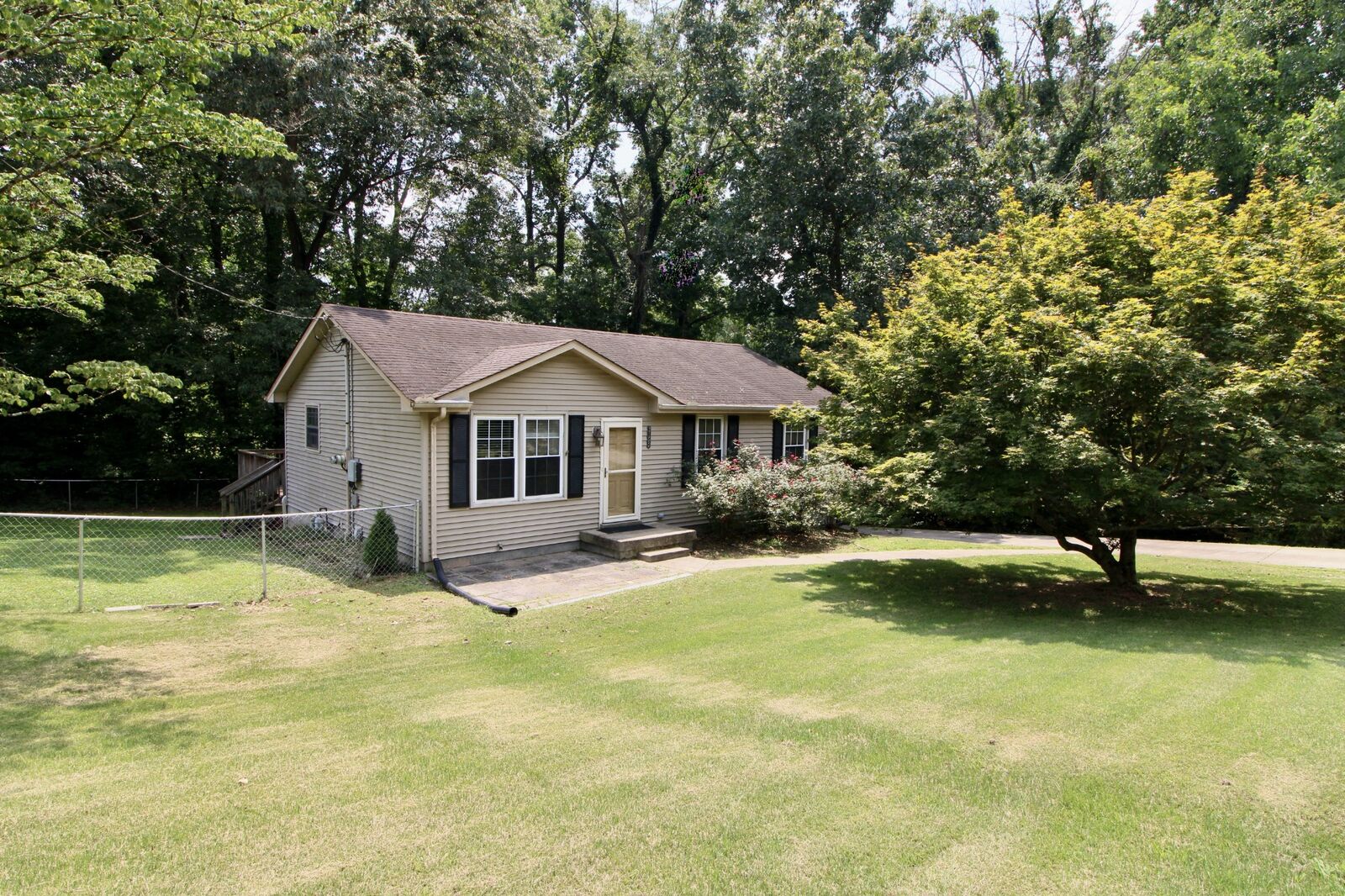 Property Photo:  2153 Blakemore Dr  TN 37040 