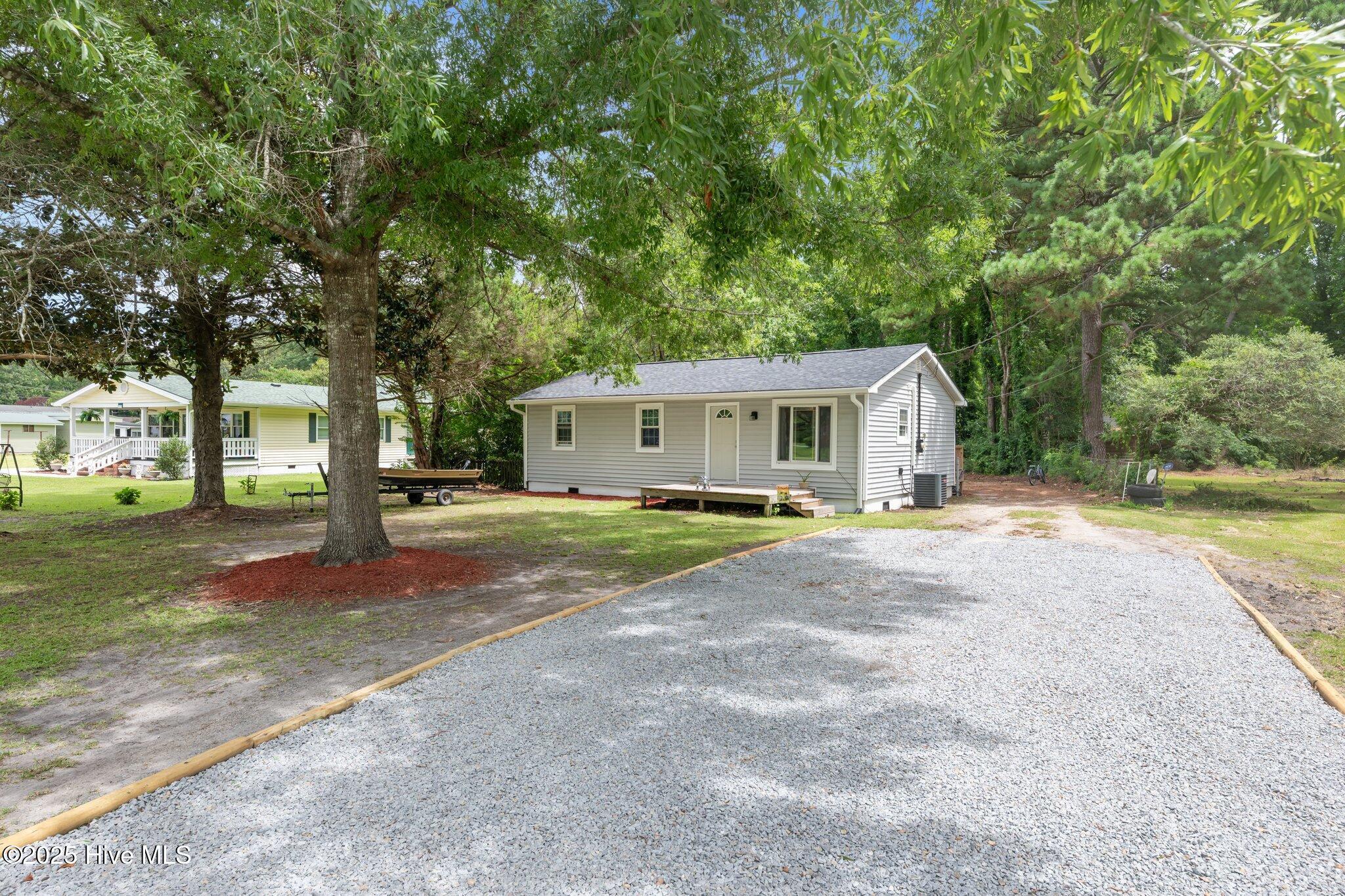 Property Photo:  210 Fairview Street  NC 28532 