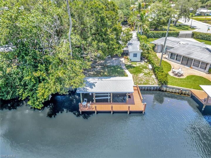 Property Photo: 2160 Harbor Ln FL 34104