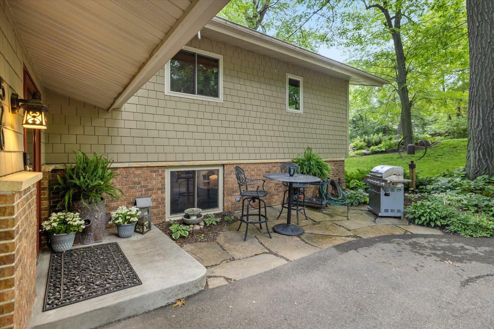 Property Photo: 520 Wedgewood Lane N MN 55441