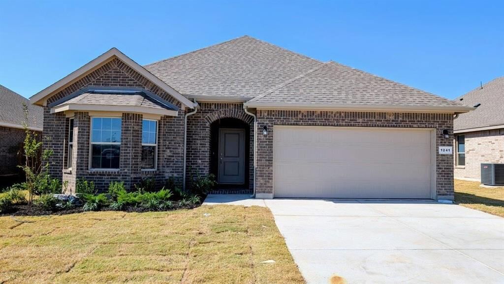 Property Photo:  1241 Beltway Lane  TX 76048