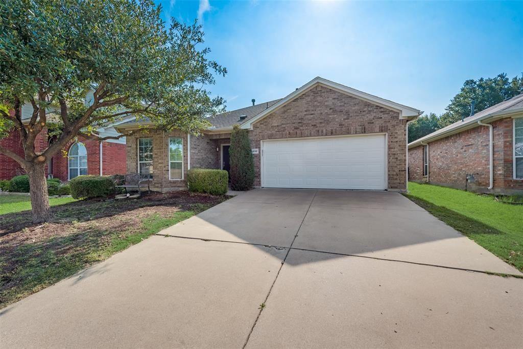 Property Photo:  5832 Center Ridge Drive  TX 76131 