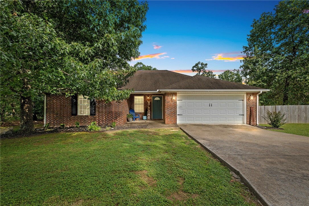 Property Photo: 2 Leawood Place AR 72715