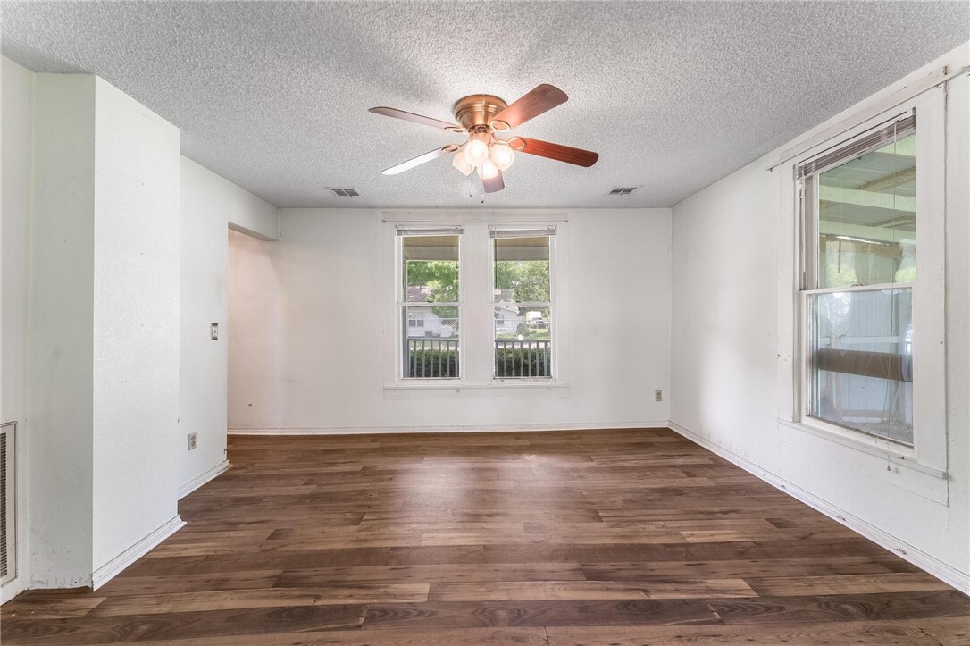 Property Photo: 419 Cleveland Street AR 72753