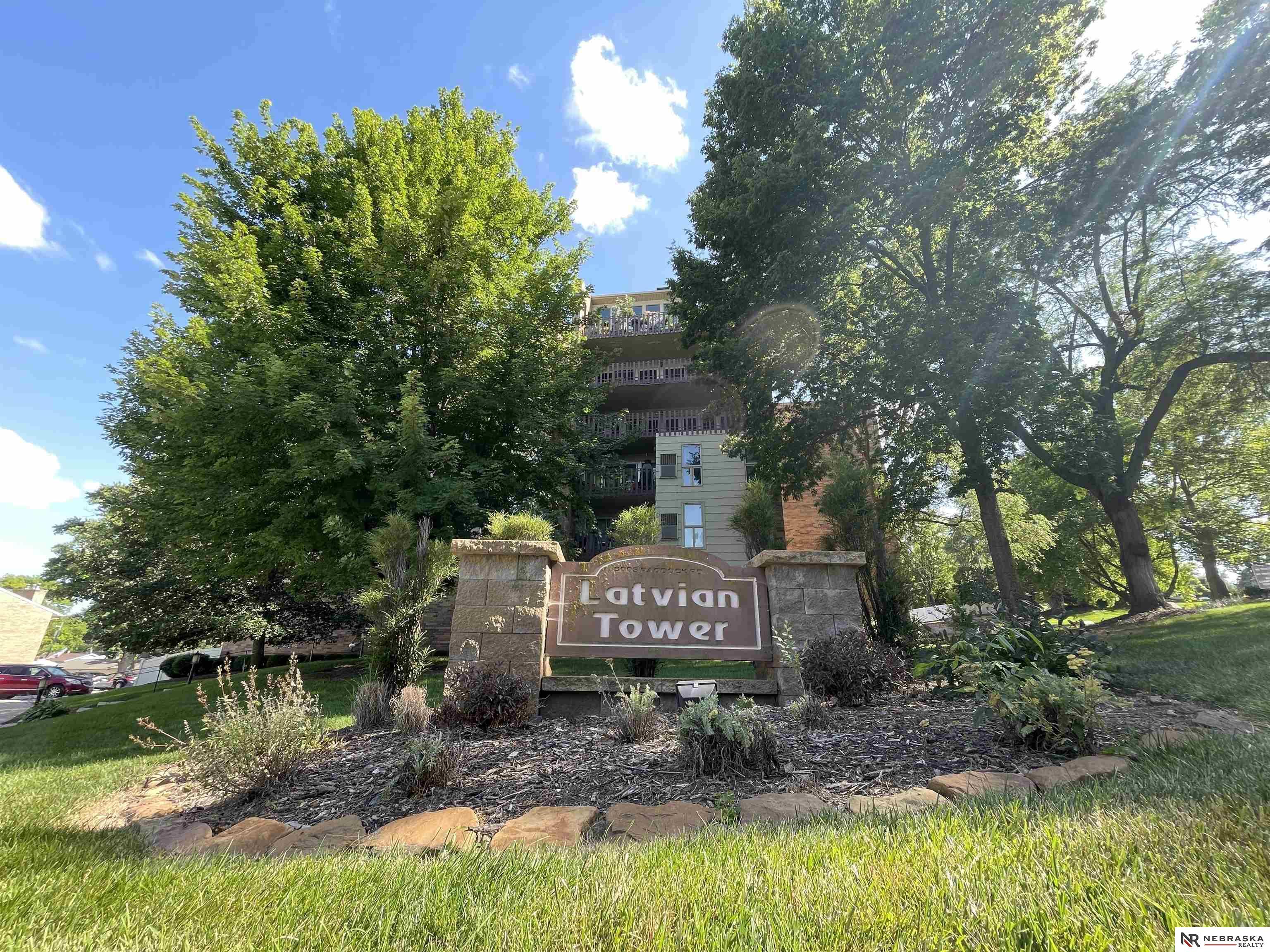 3003 Paddock Plaza 102  Omaha NE 68124 photo