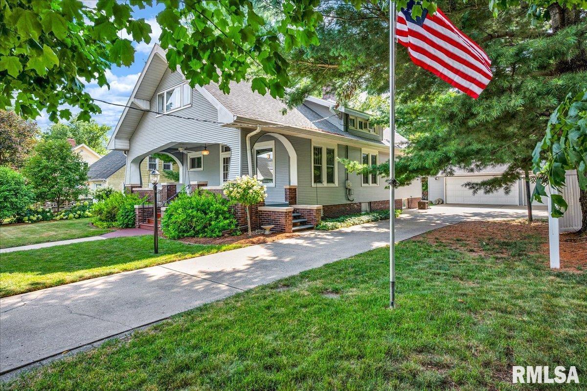 Property Photo:  213 S Hanover Street  IL 61548 