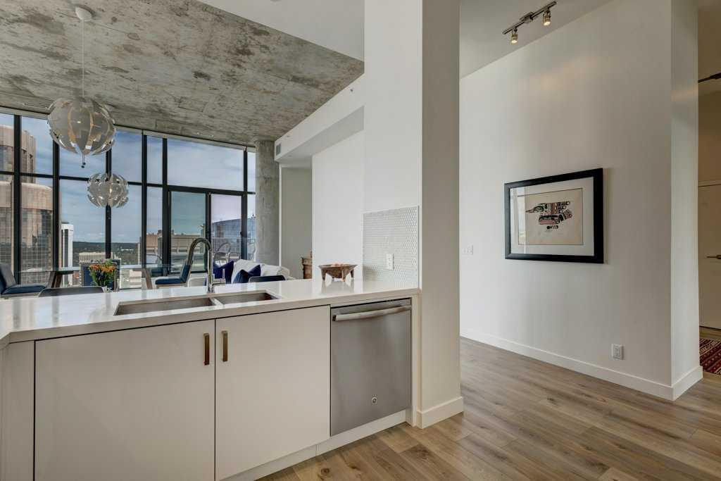 Property Photo: 1010 6 Street SW 3101 AB T2R 1B4