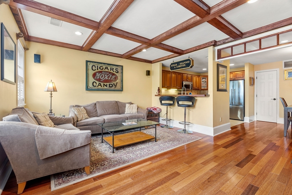 Property Photo: 5 Hobart Ln 5 MA 02370