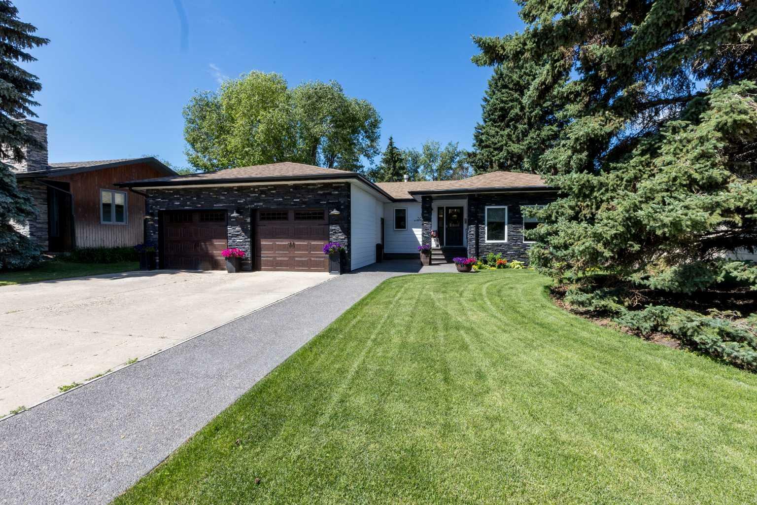 Photo de la propriété: 355 Barrett Drive AB T4R 1J1