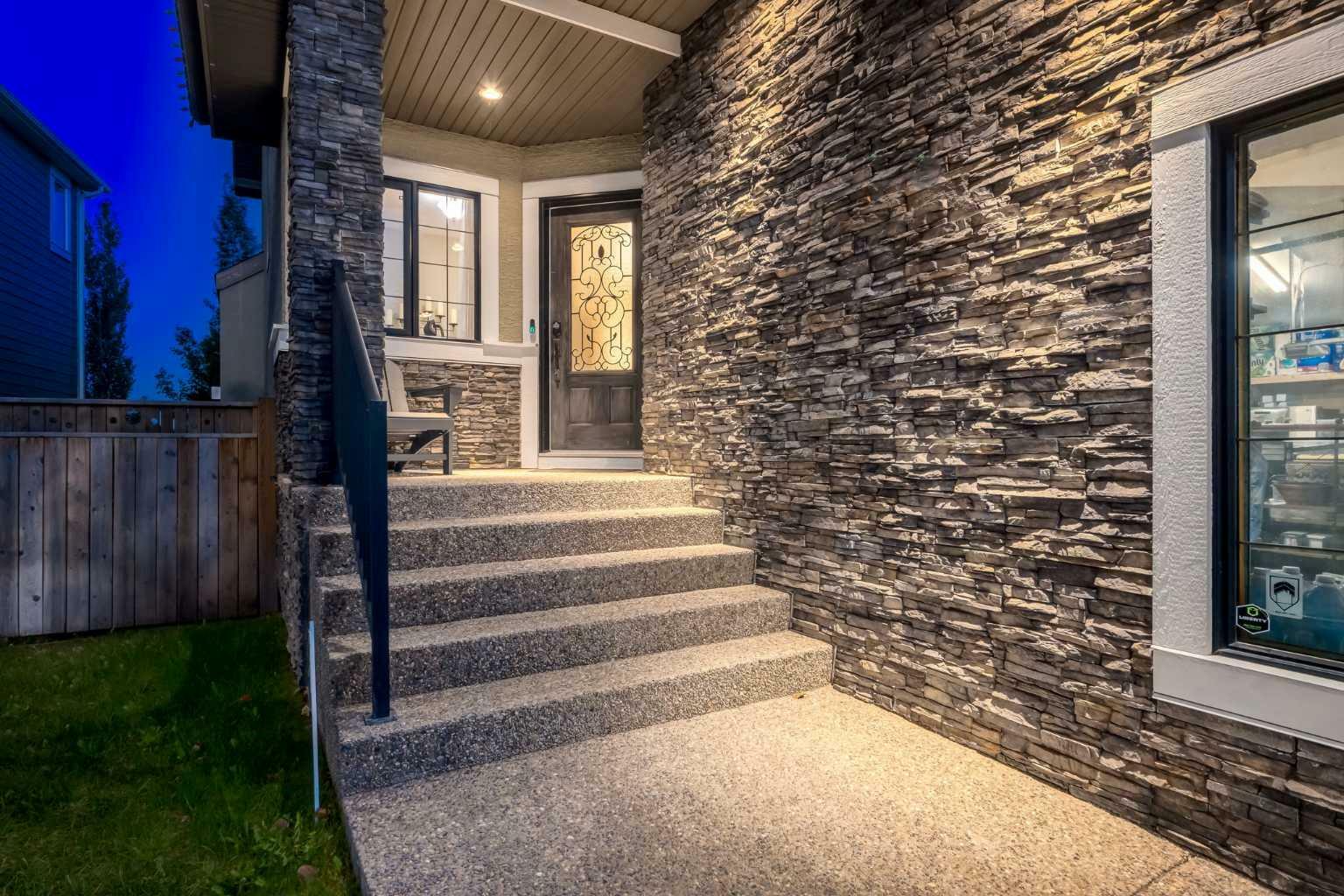 Property Photo: 1611 Montrose Terrace SE AB T1V 0B5