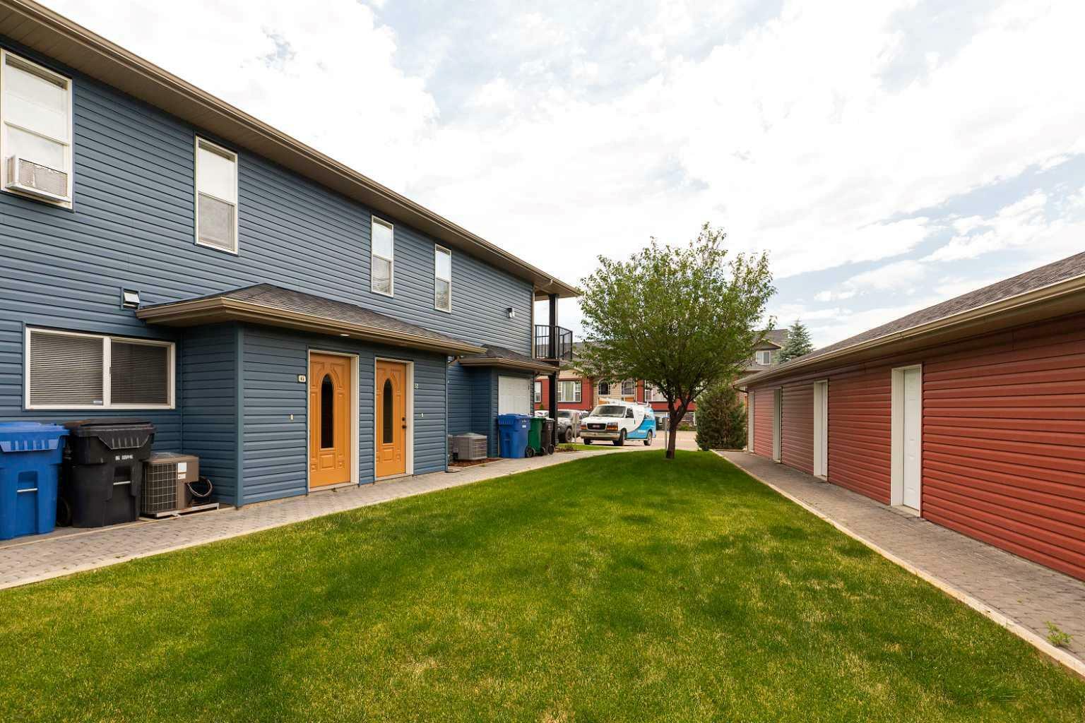 Property Photo: 893 Mt Sundance Manor W 6 AB T1J 1X7