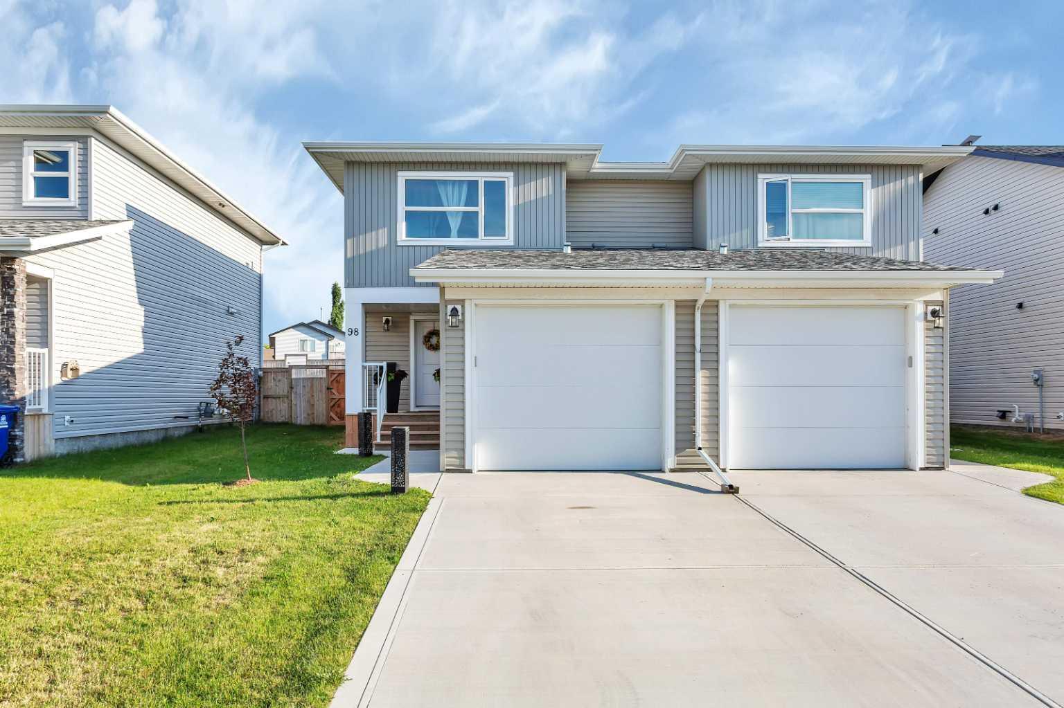 98 Ava Crescent  Blackfalds AB T4M 0M8 photo