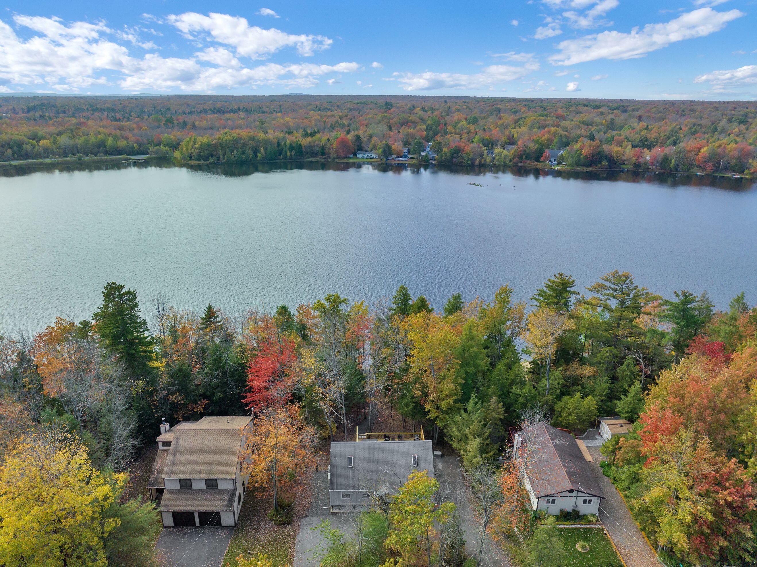 Property Photo:  153 Nadine Boulevard  PA 18346 