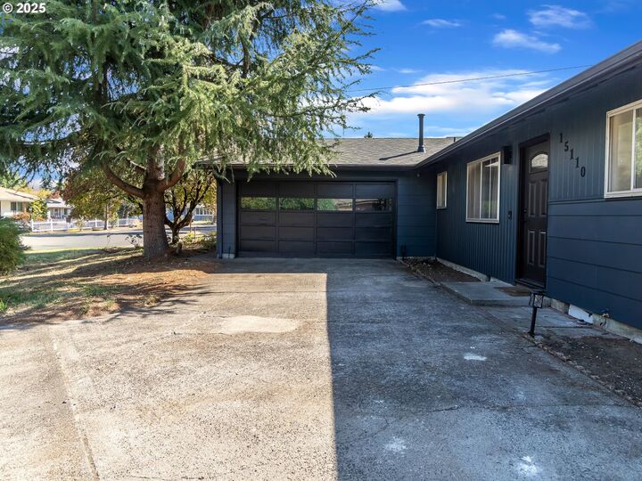 Property Photo:  15110 SE Grant St  OR 97233 