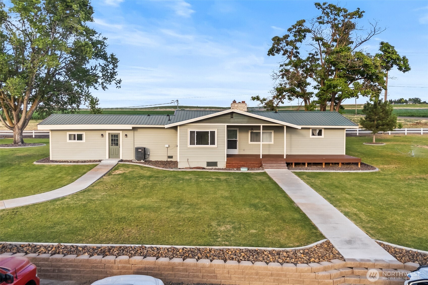Property Photo:  19621 N Glade Road  WA 99343 