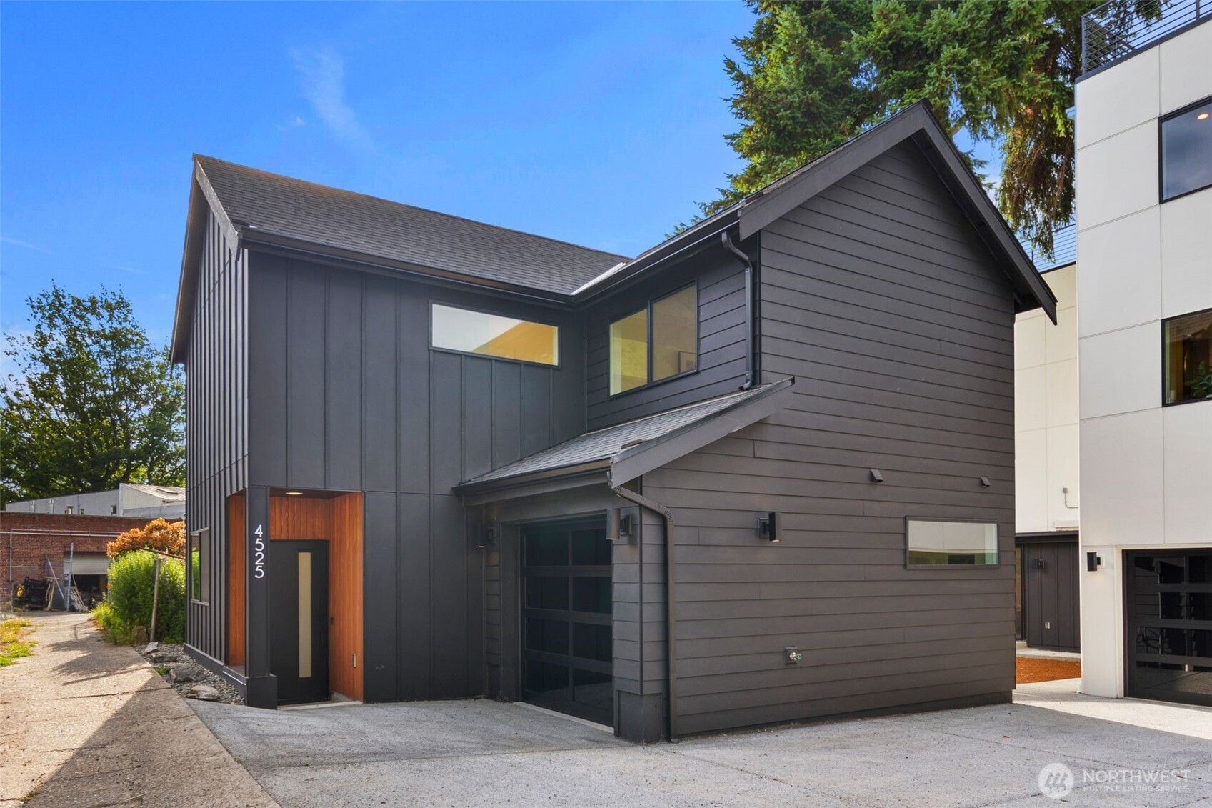 Property Photo:  4525 S Orcas Street  WA 98118 