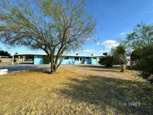 Property Photo: 206 S Holly Canyon Dr CA 93555
