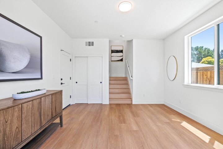 Property Photo:  927 Woodside Road  CA 94061 