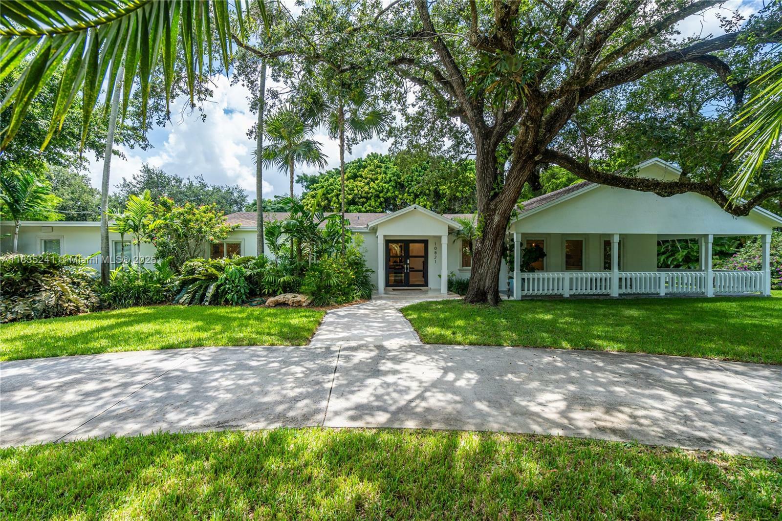 Property Photo: 10821 SW 92nd Ave FL 33176