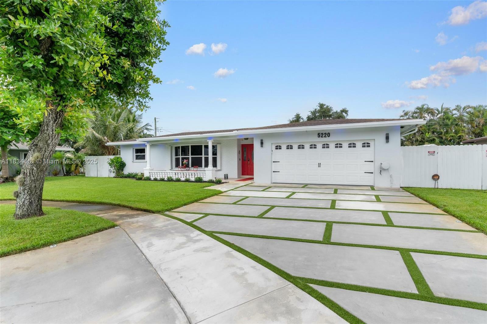 Property Photo: 5220 SW 6th St FL 33317