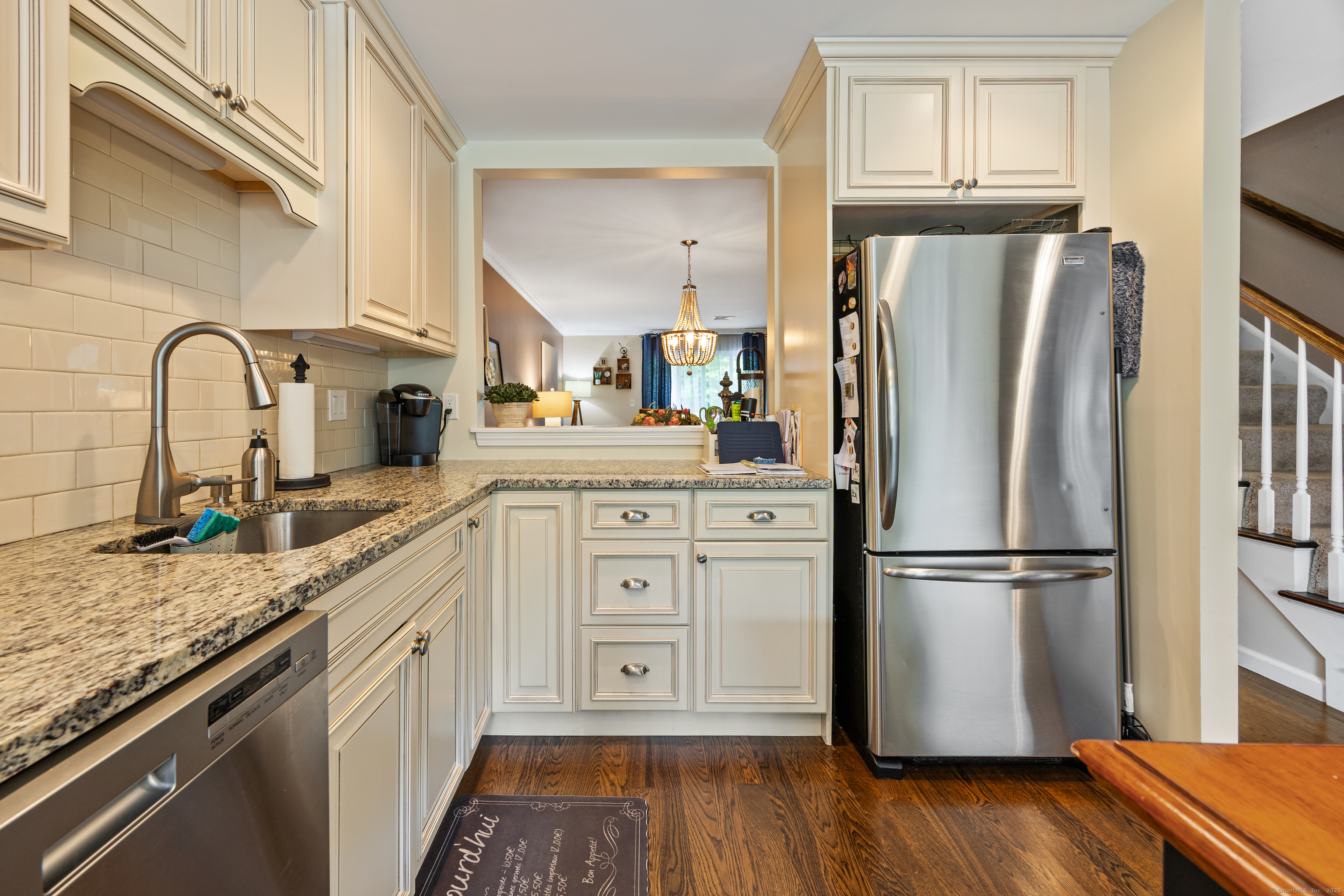 Property Photo: 250 Summer Street 29 CT 06479