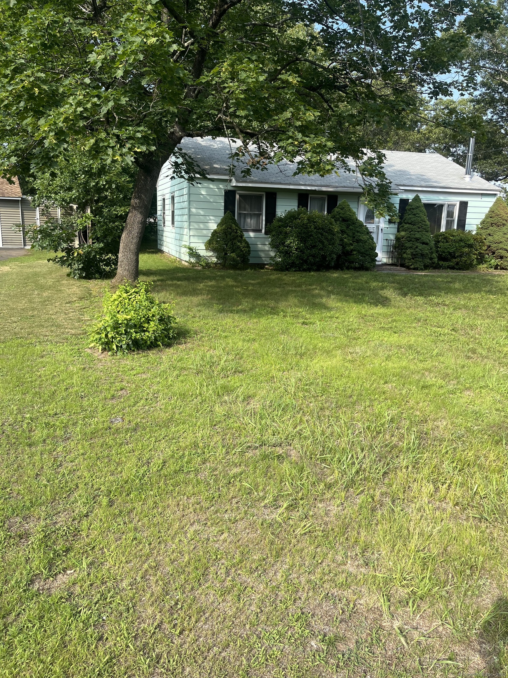 Property Photo: 428 Litchfield Drive CT 06096