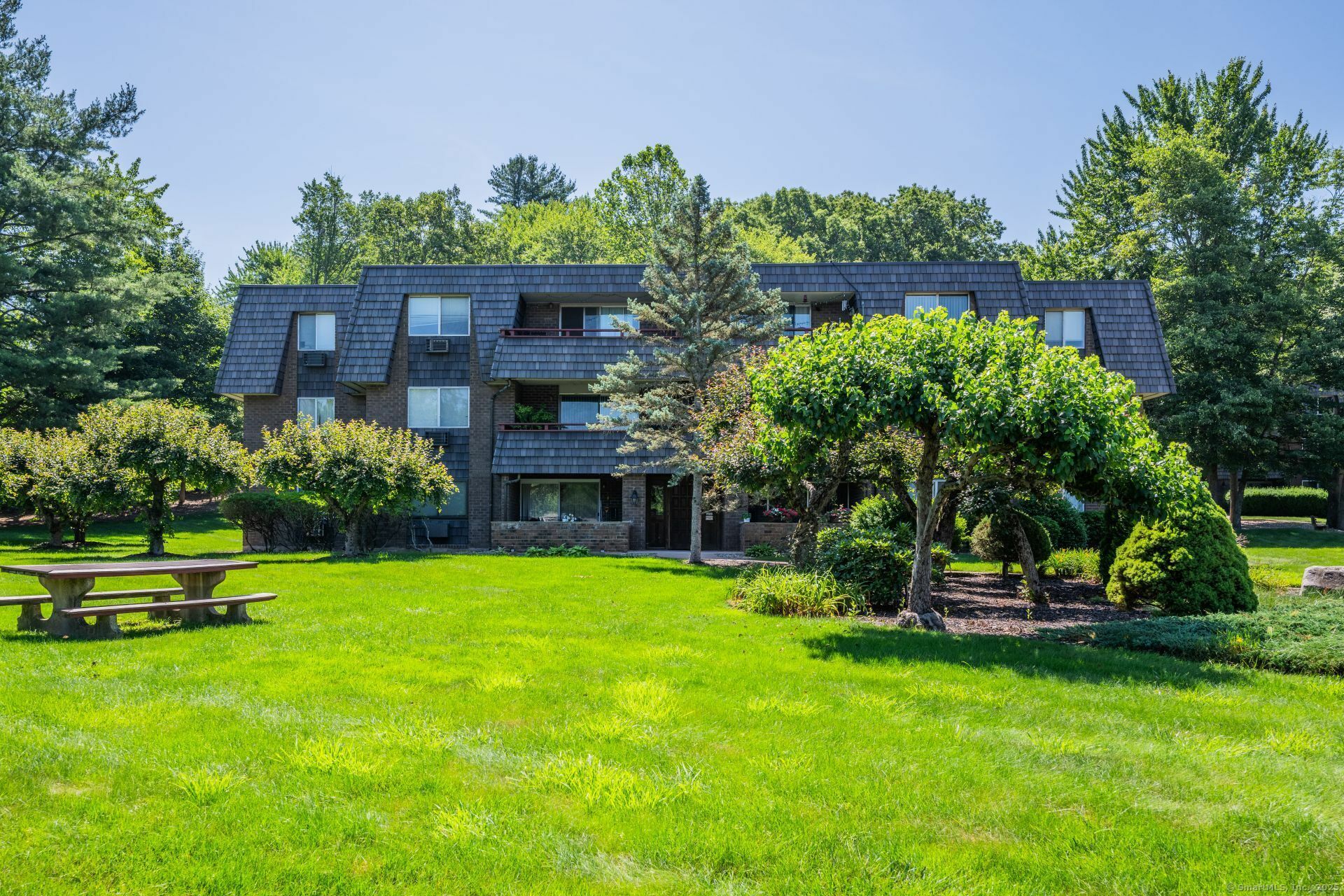 Property Photo: 30 Stony Brook Drive Apt B3 CT 06033
