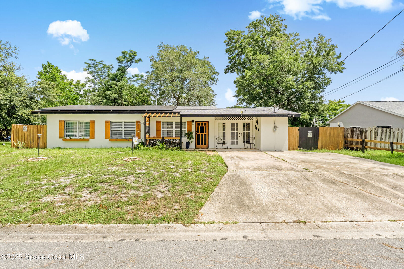 Property Photo:  116 Lado Lane  FL 32780 