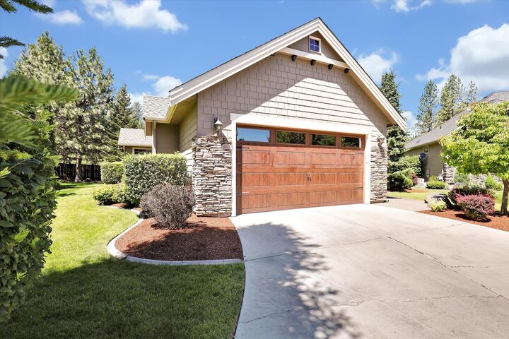 Property Photo: 11425 N Lloyd Charles Ln WA 99218
