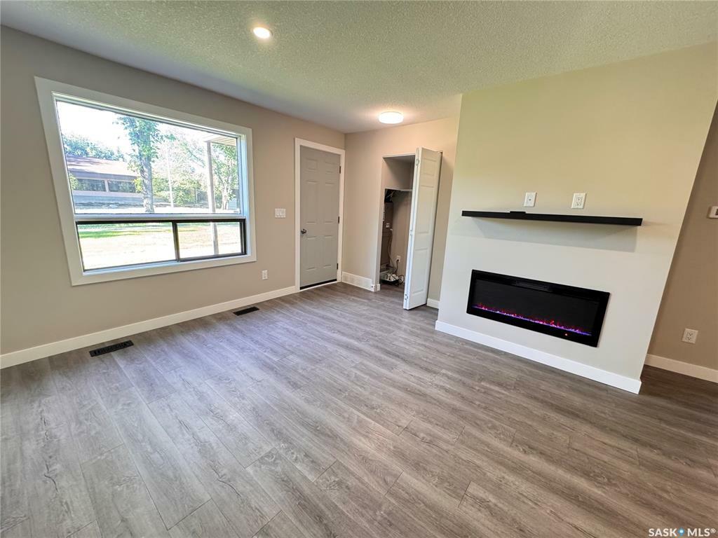 Property Photo: 6505 Rochdale Boulevard SK S4X 2Z1