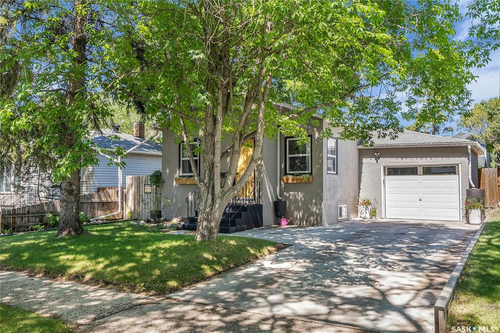 Property Photo: 825 4th Street E SK S7H 1K3