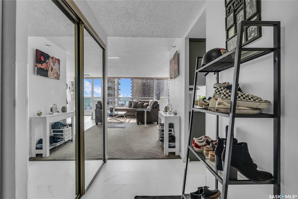 Property Photo: 315 5th Avenue N 1402 SK S7K 5Z8