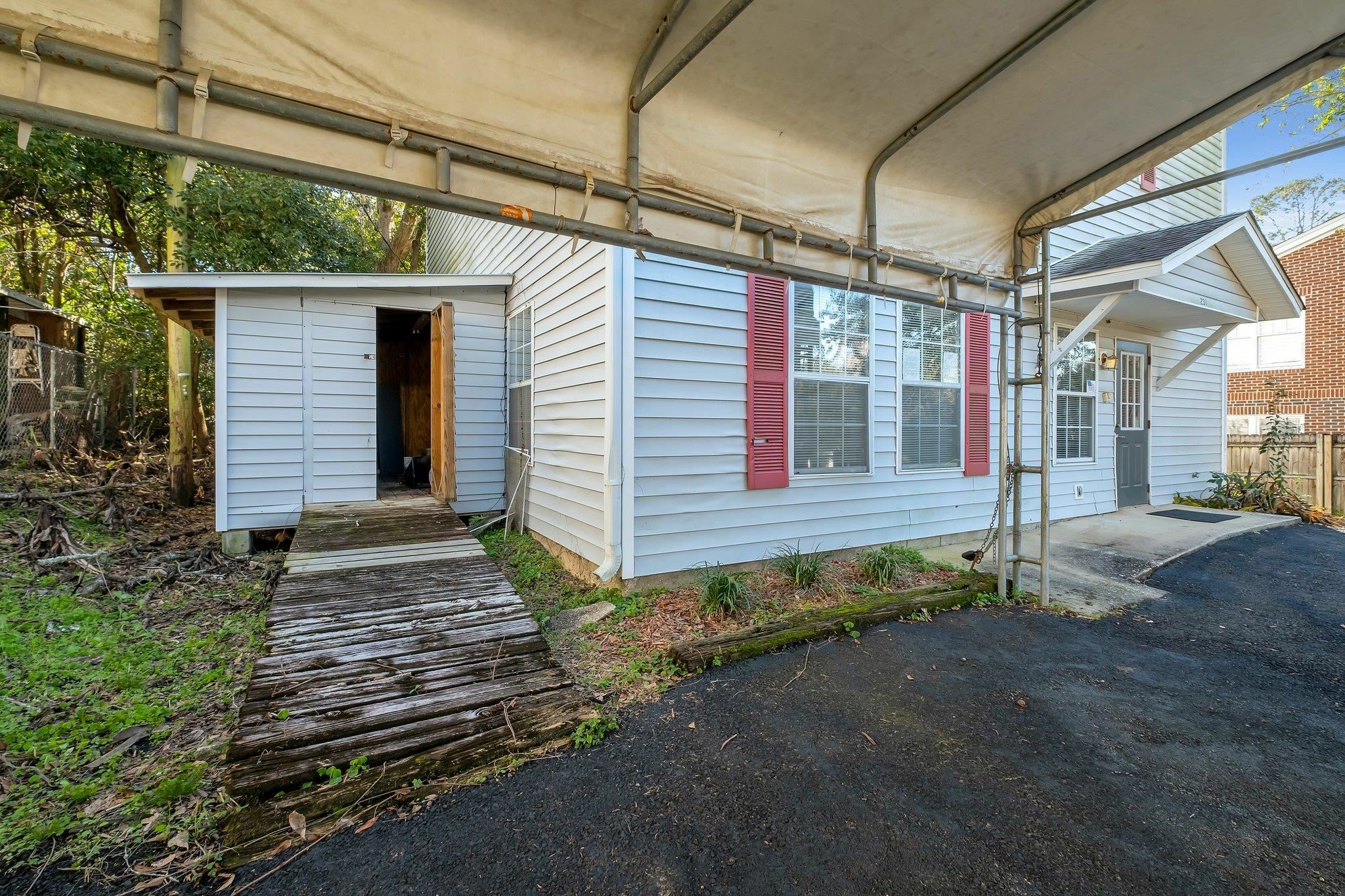 Property Photo: 231 Lafayette Circle FL 32308
