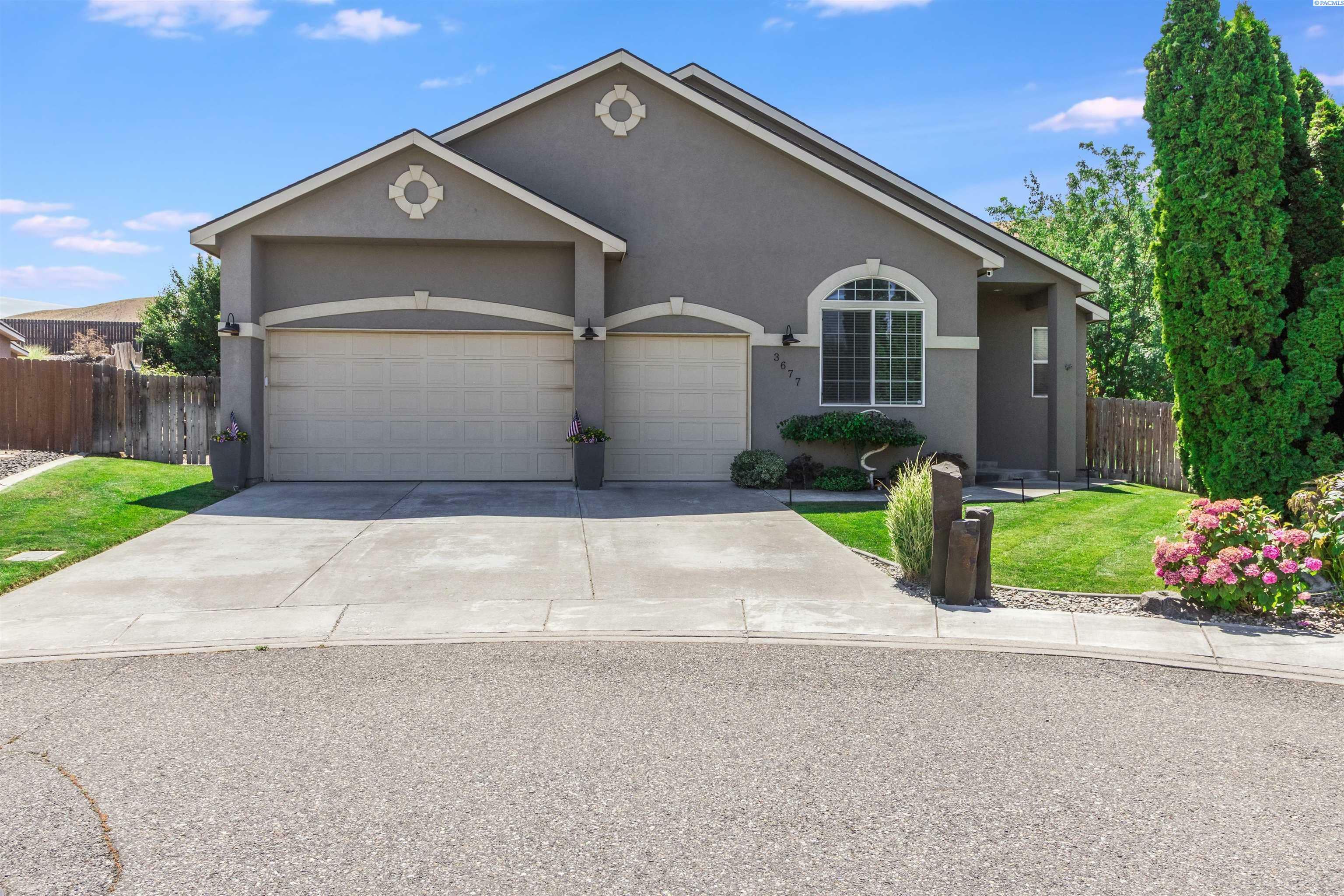 Property Photo: 3677 Windsor Ct WA 99352
