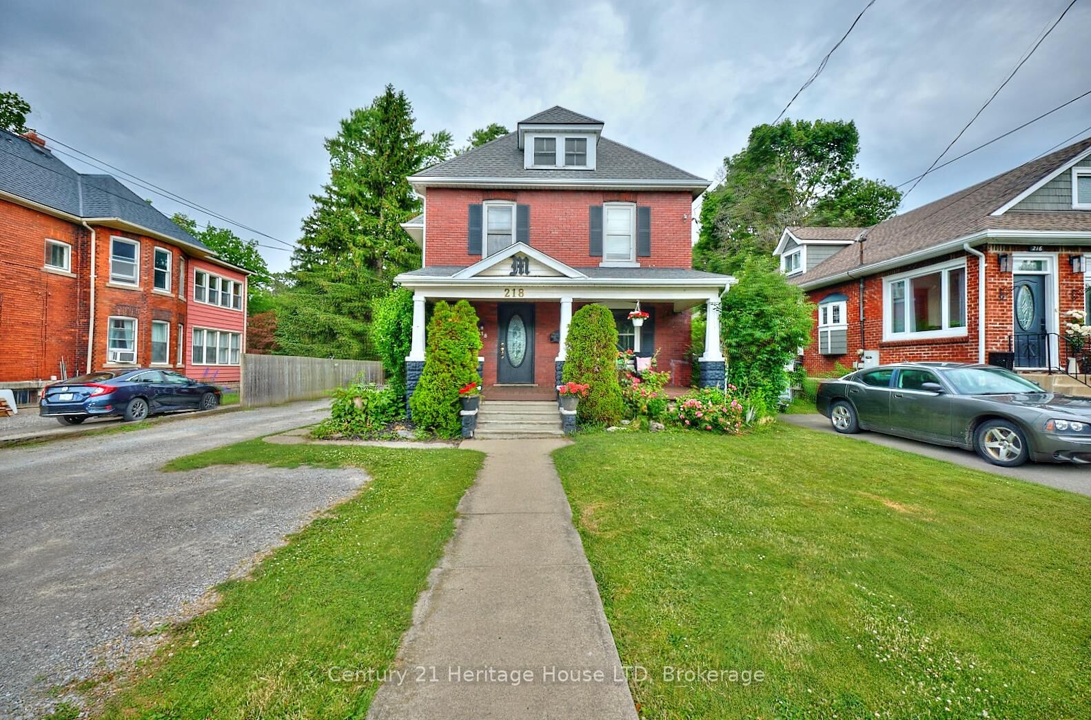 Property Photo:  218 Phipps Street  ON L2A 2V5