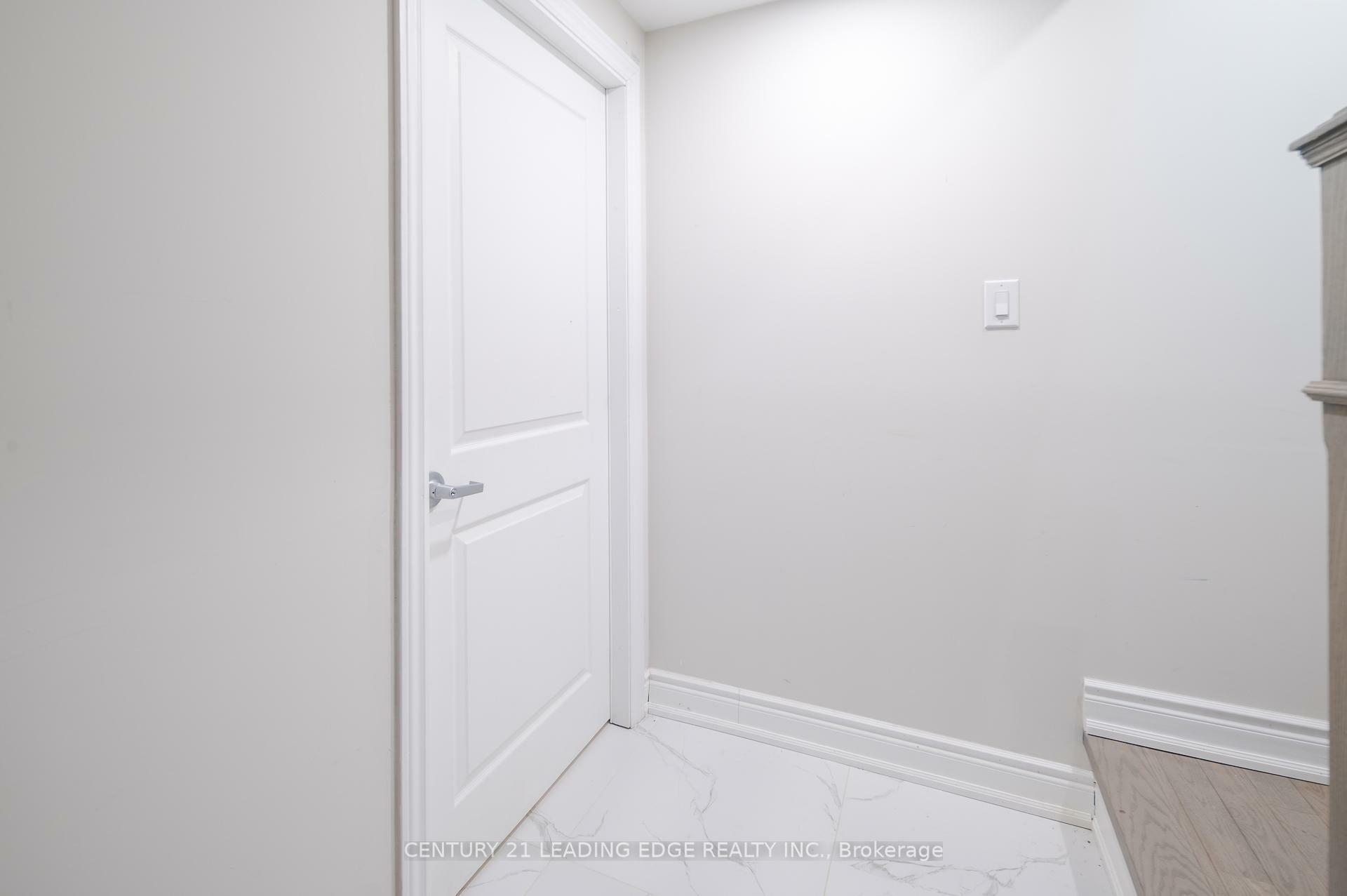 Property Photo: 314 Grove Street E Lower ON L4M 5J3