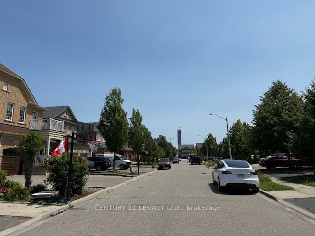 Property Photo: 4805 Bluefeather Lane (Upper) ON L5R 0E1