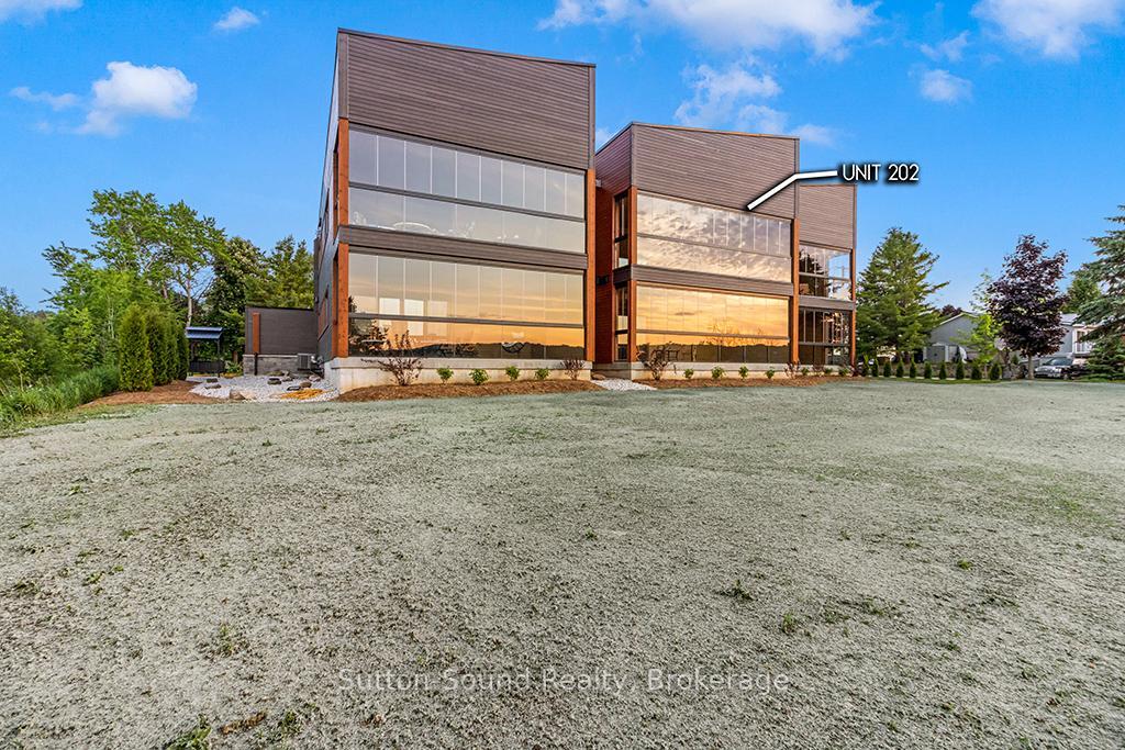 Property Photo: 535 Isaac Street 202 ON N0H 2T0