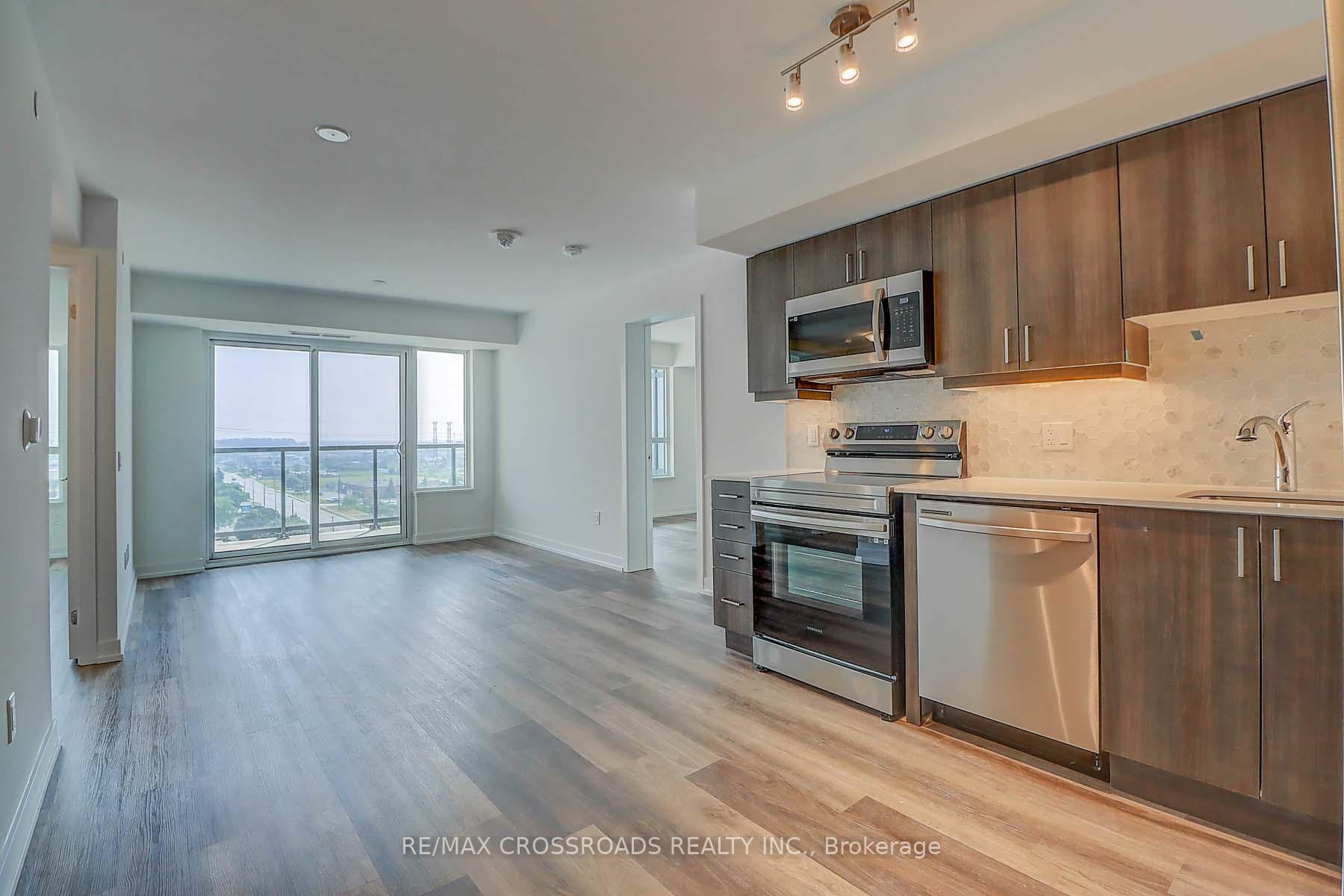 Photo de la propriété:  1480 Bayly Street 1111  ON L1W 3T8 