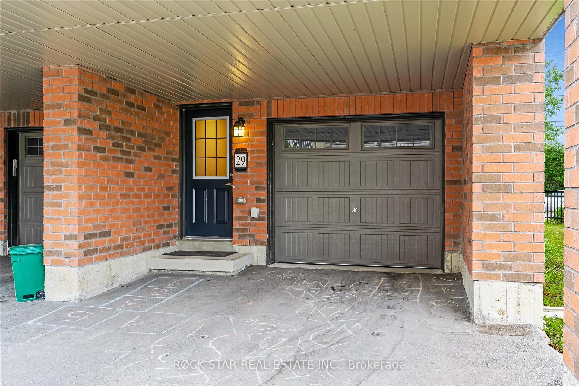 Property Photo: 8317 Mulberry Drive 29 ON L2H 2Y6