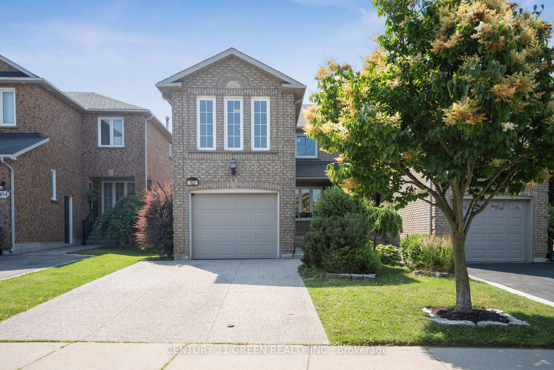 Property Photo: 102 Niska Drive ON L8B 0M8