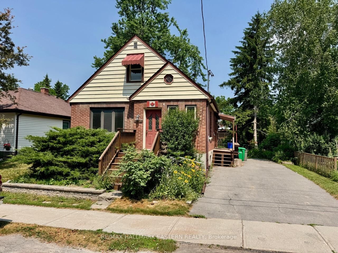 Property Photo:  232 Munroe Avenue  ON K9H 1H8 
