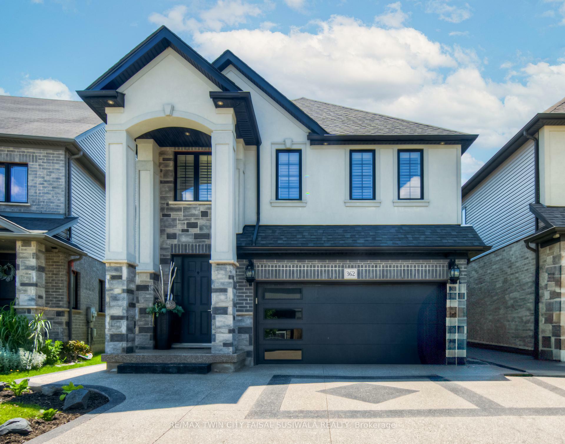 Property Photo: 362 Moorlands Crescent ON N2P 0C5