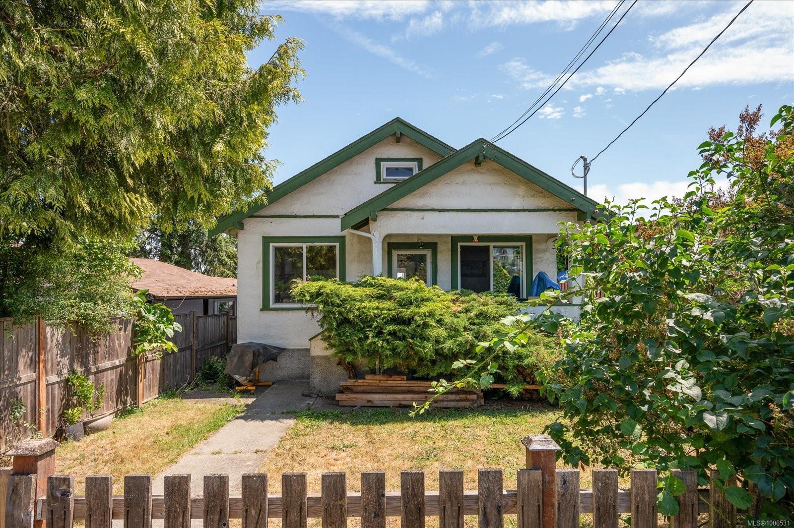 Property Photo: 221 Princess St BC V9R 4M8