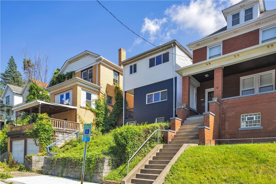Property Photo:  1406 Broadway Ave  PA 15136 