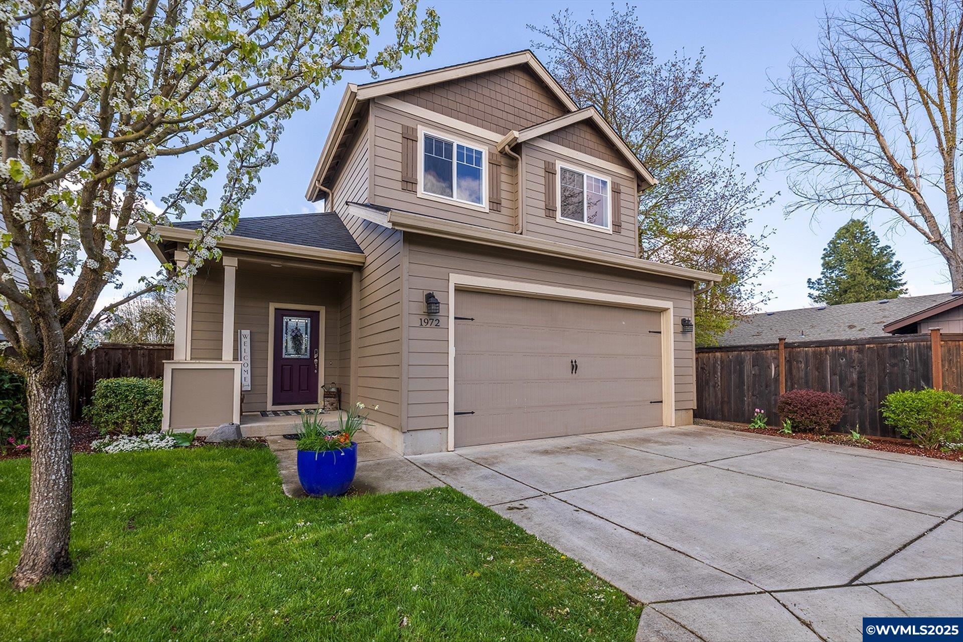 Property Photo: 1972 Debra Sue Ct OR 97404