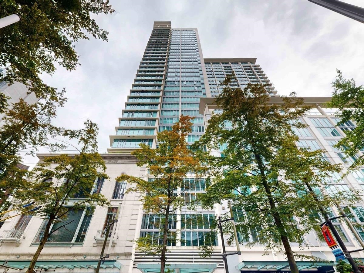 Property Photo:  610 Granville Street 1116  BC V6B 1N3 