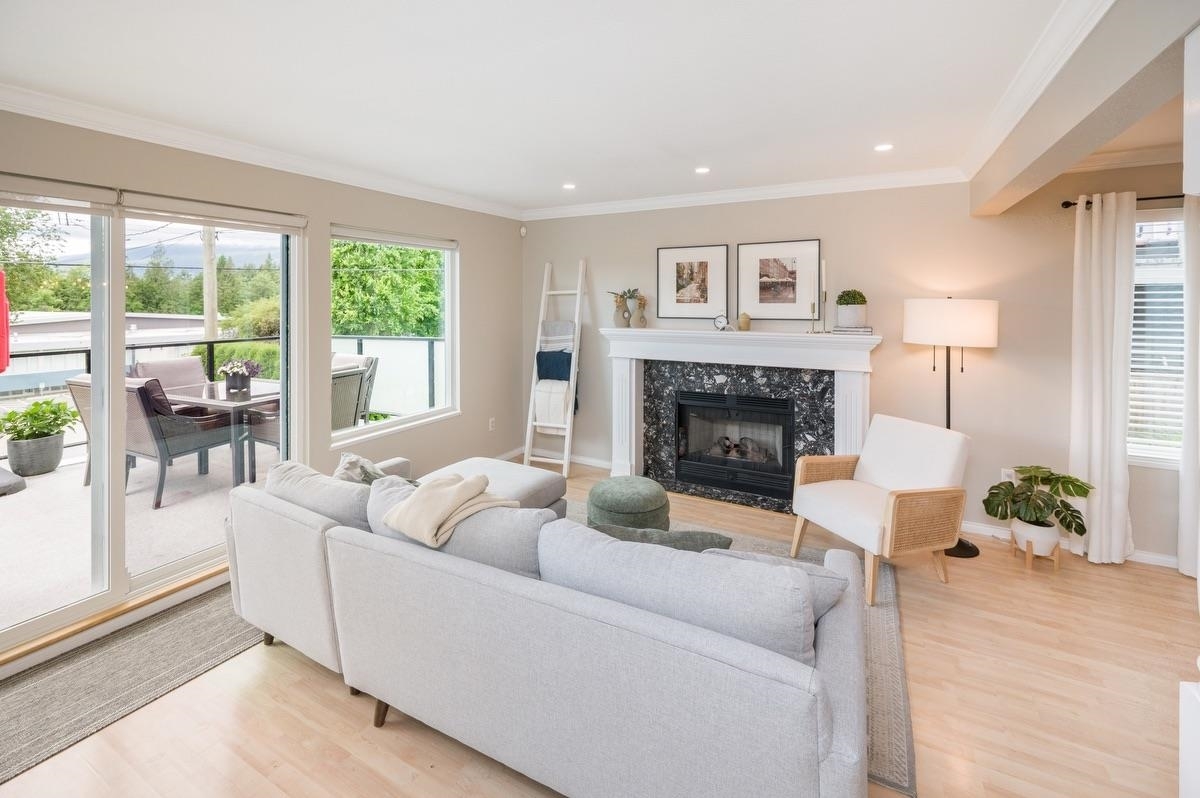 Property Photo: 3338 Mahon Avenue BC V7N 3T5