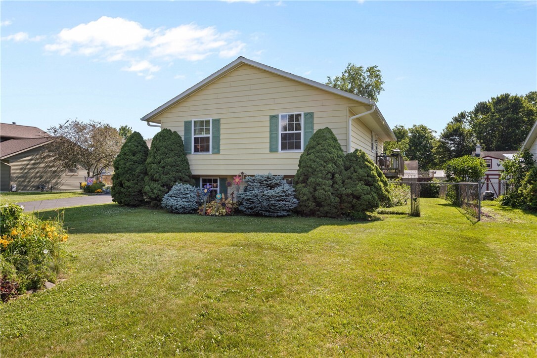 Property Photo:  7980 Cedarwood Drive  NY 13440 