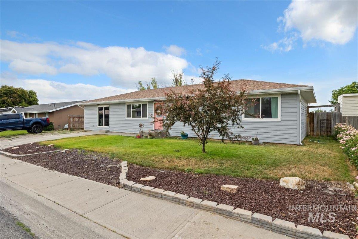 Property Photo: 610 Gem Dr ID 83341